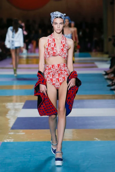 Look 29